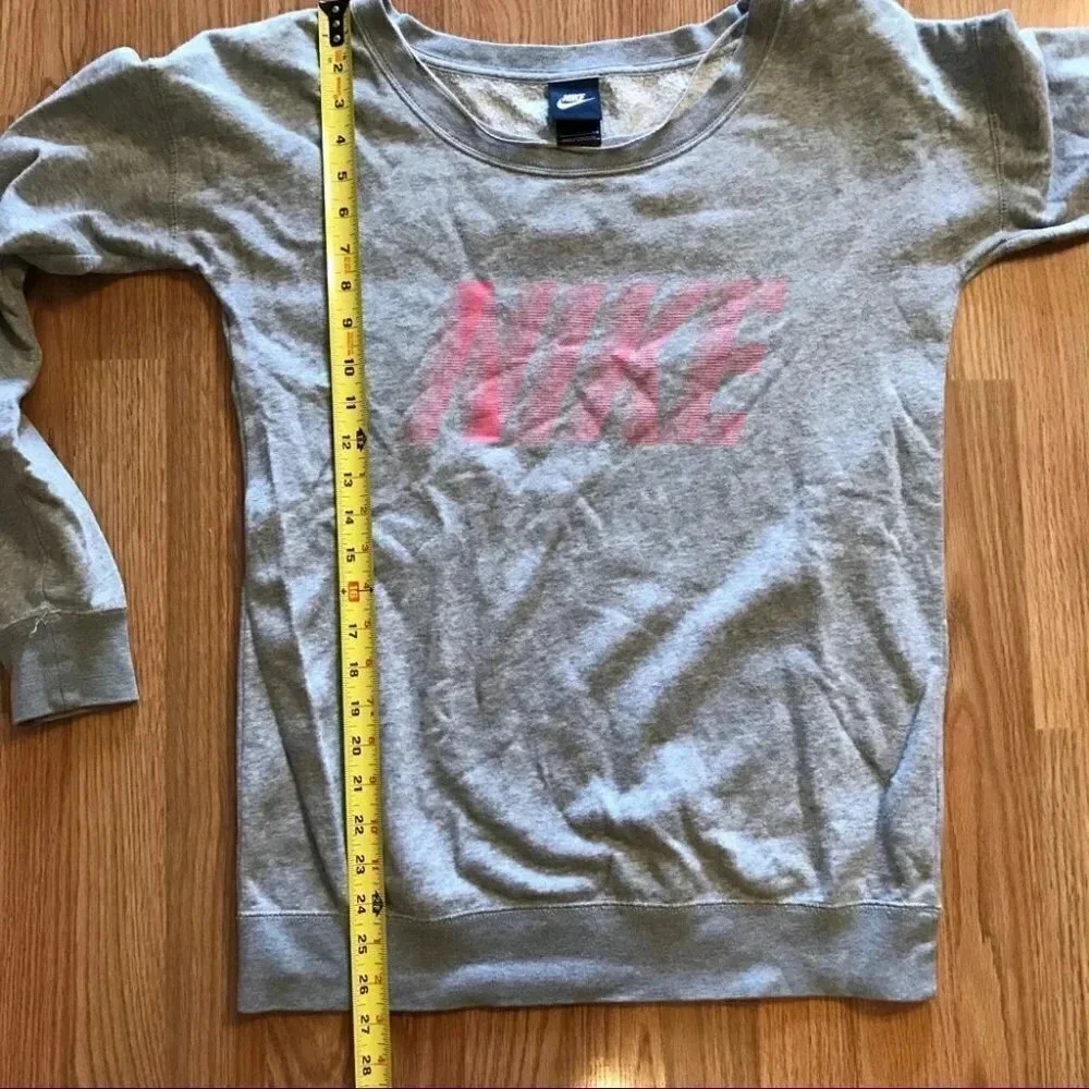 Nike Grey Spell Out Pullover Sweatshirt Women’s Size Small